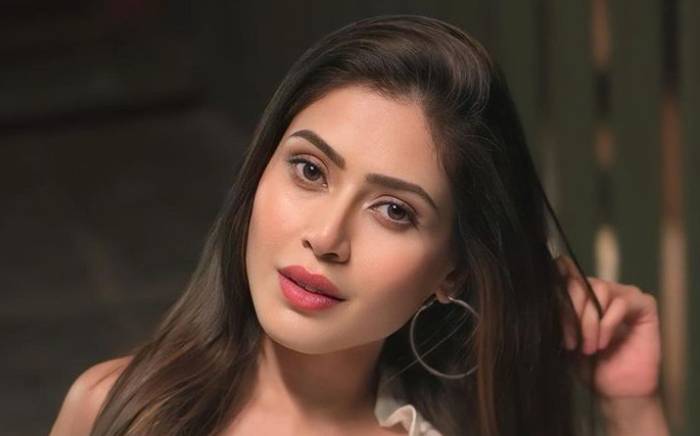 Aishwarya Raj Bhakuni Age: Know Her Height, Weight, Net Worth, Family, Wiki, Measurements, Biography & Facts – Celebritymore.com