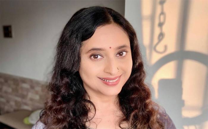 Kishori Godbole Age: Know Her Height, Weight, Net Worth, Family, Wiki, Measurements, Biography & Facts – Celebritymore.com